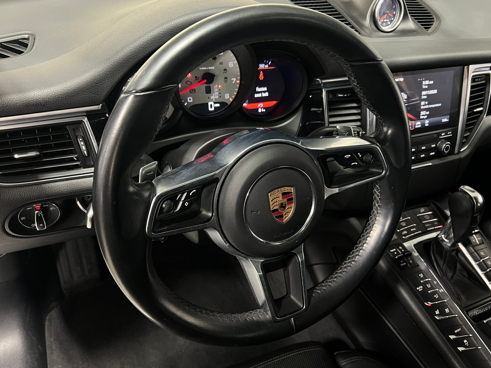 Thumbnail: 2018 Porsche Macan - 4