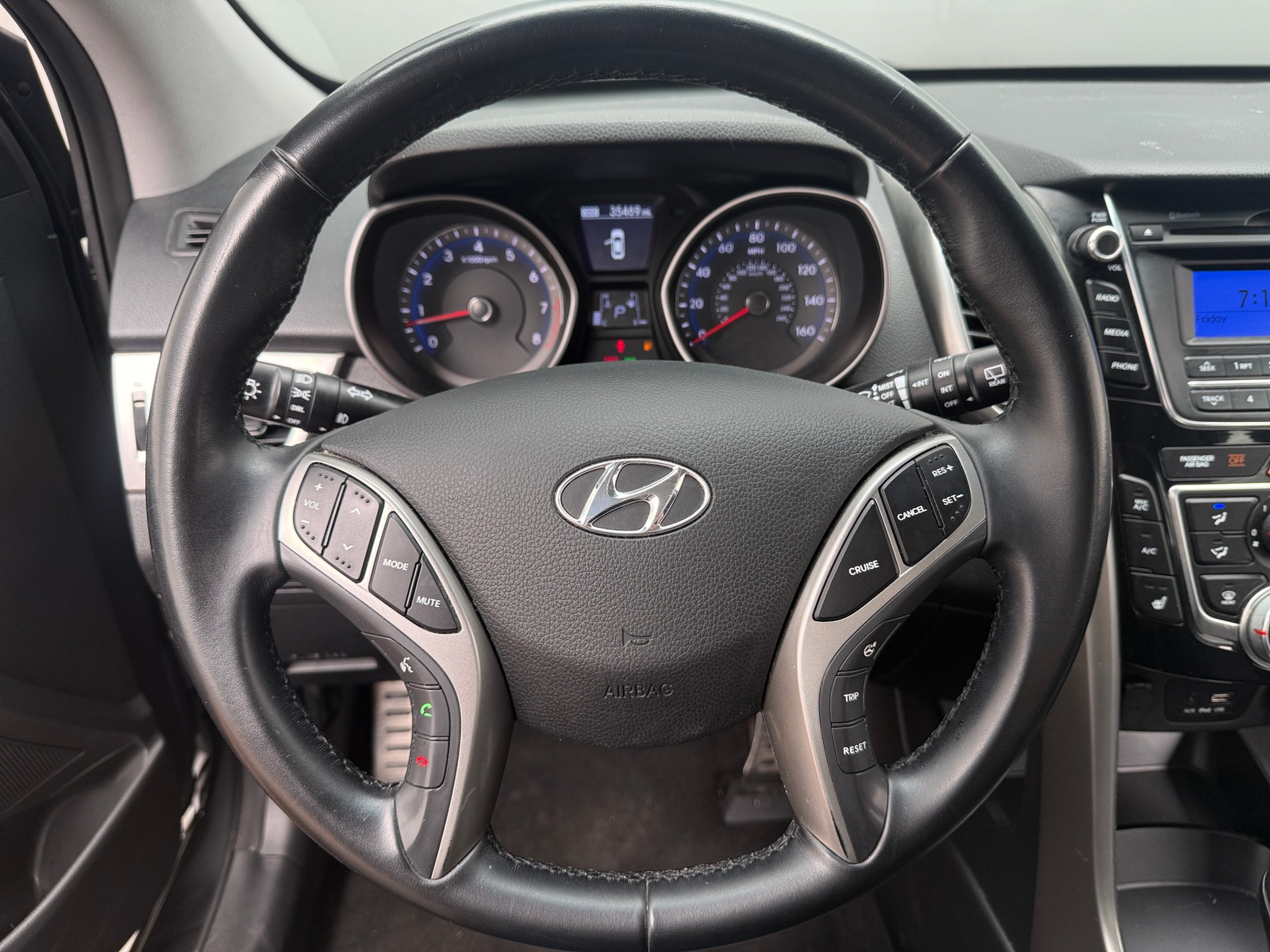 Thumbnail: 2016 Hyundai Elantra - 4