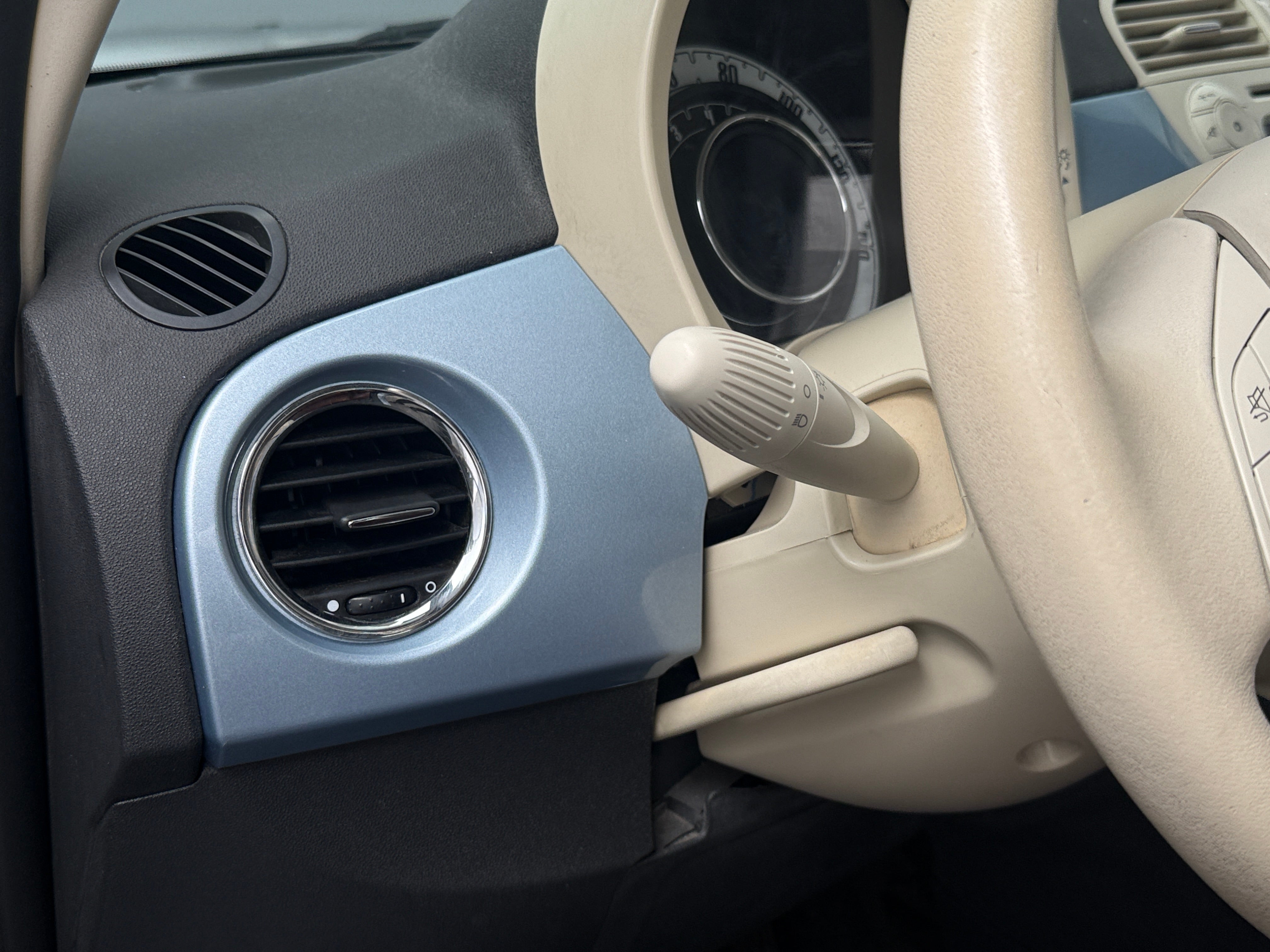 Used 2013 FIAT 500 Lounge with VIN 3C3CFFCR0DT739522 for sale in Pewaukee, WI
