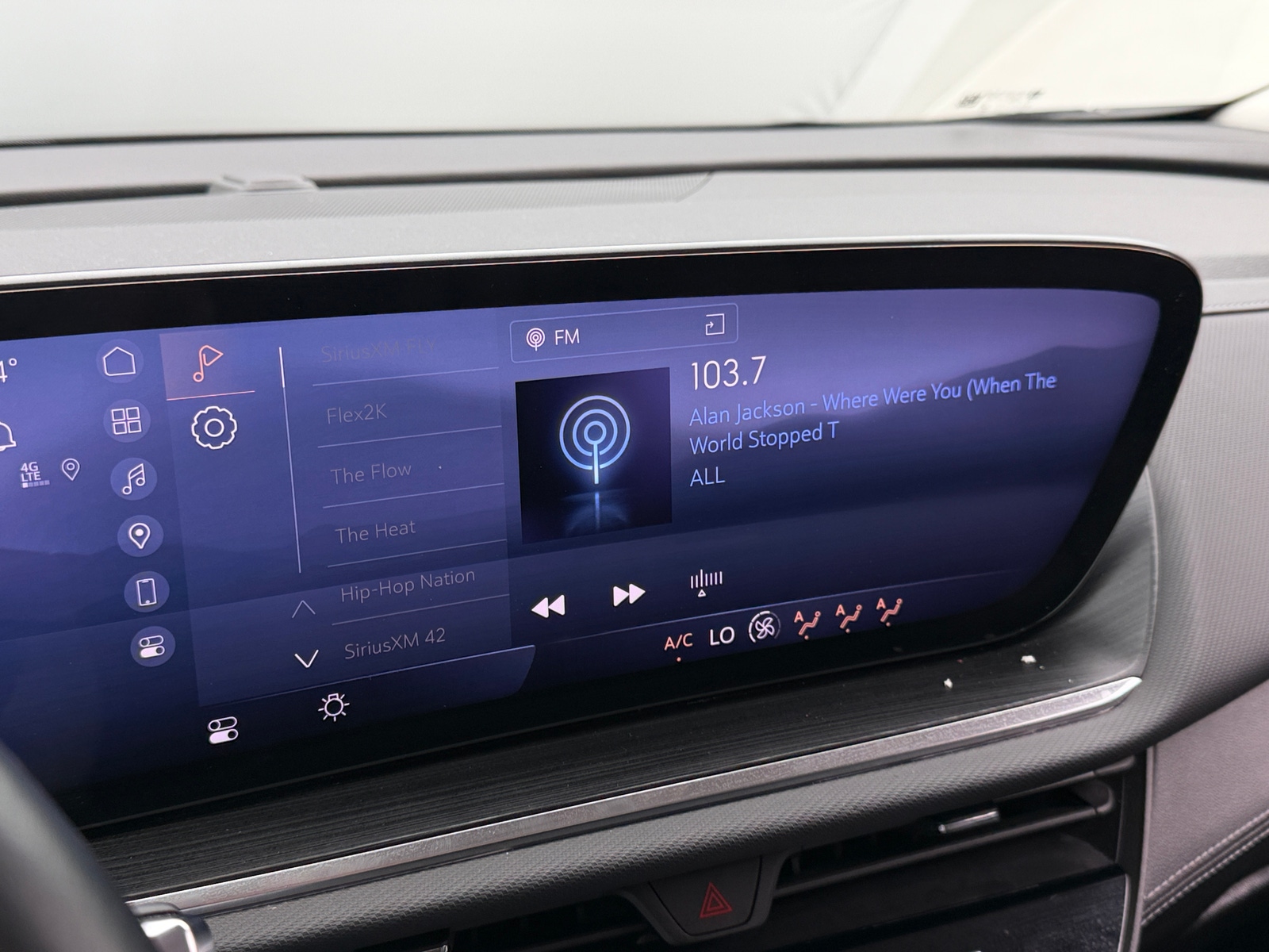 Thumbnail: 2024 Buick Envision - 3