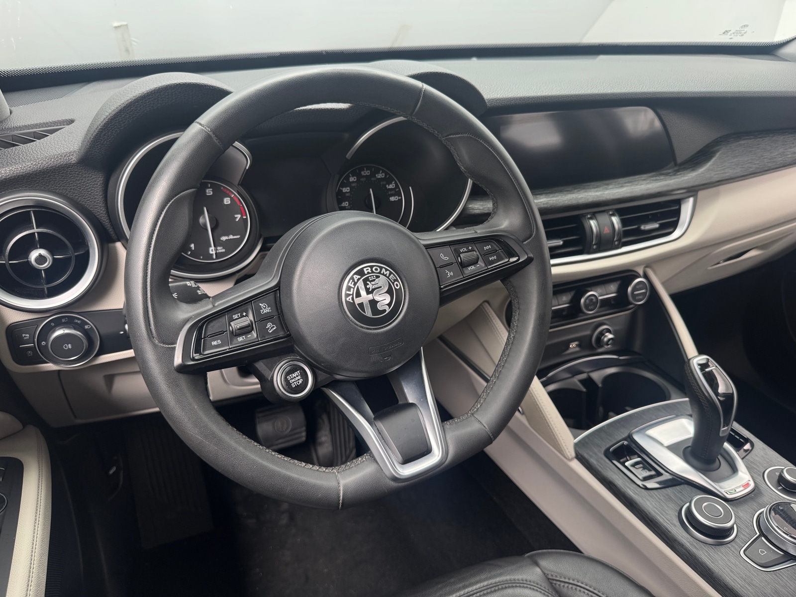 Thumbnail: 2021 Alfa Romeo Stelvio - 4