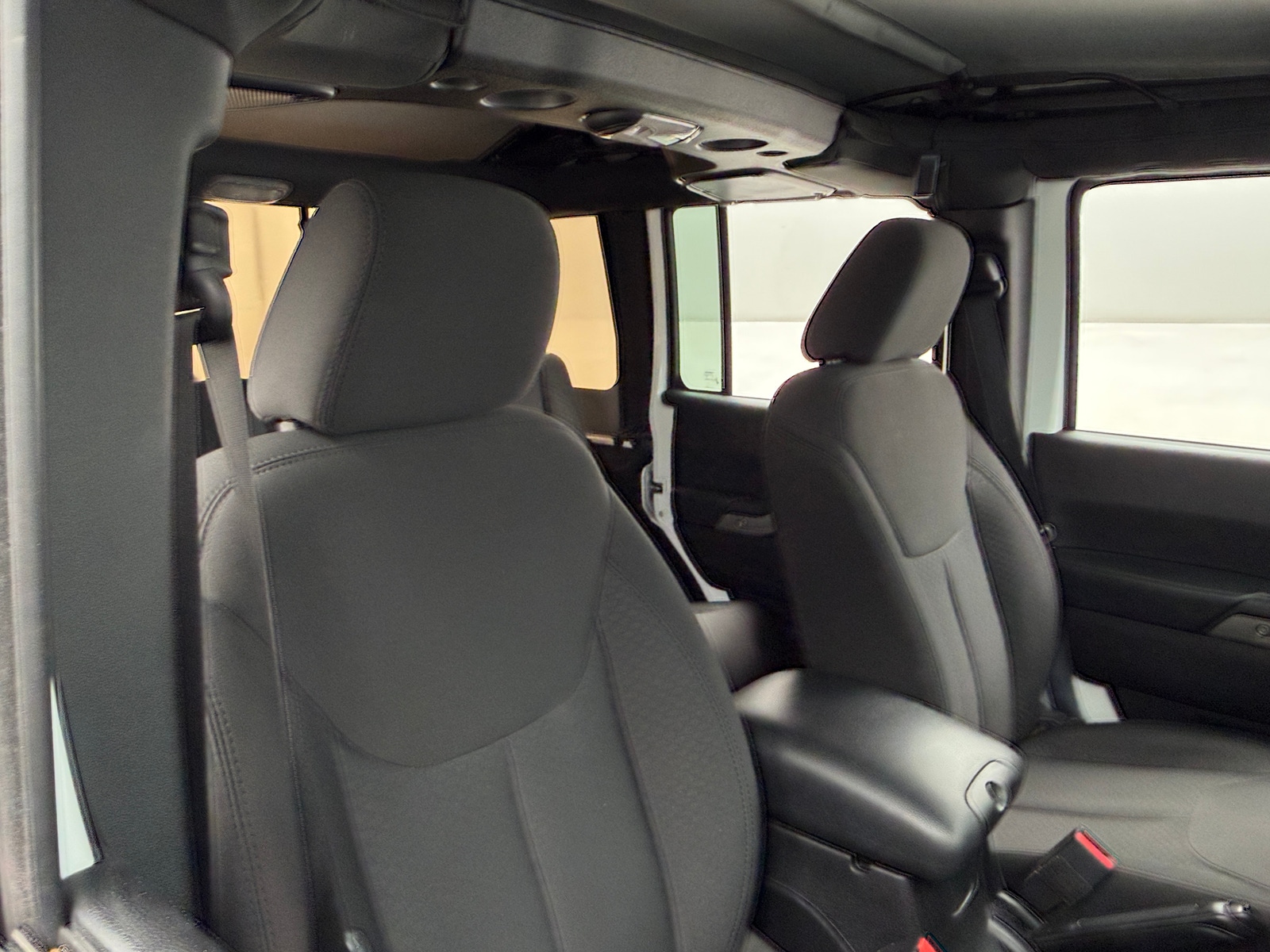 Thumbnail: 2016 Jeep Wrangler - 2