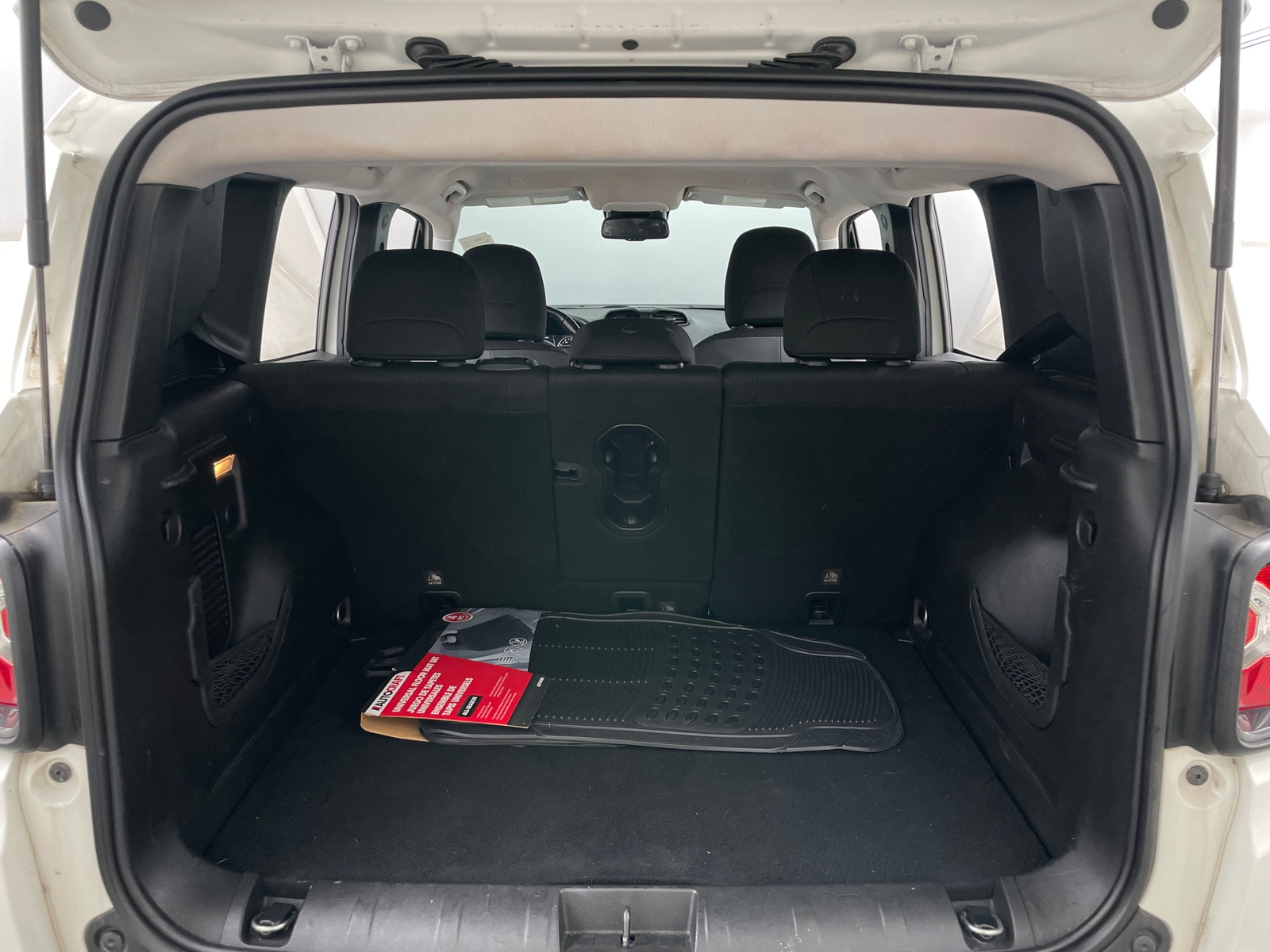 Thumbnail: 2020 Jeep Renegade - 7