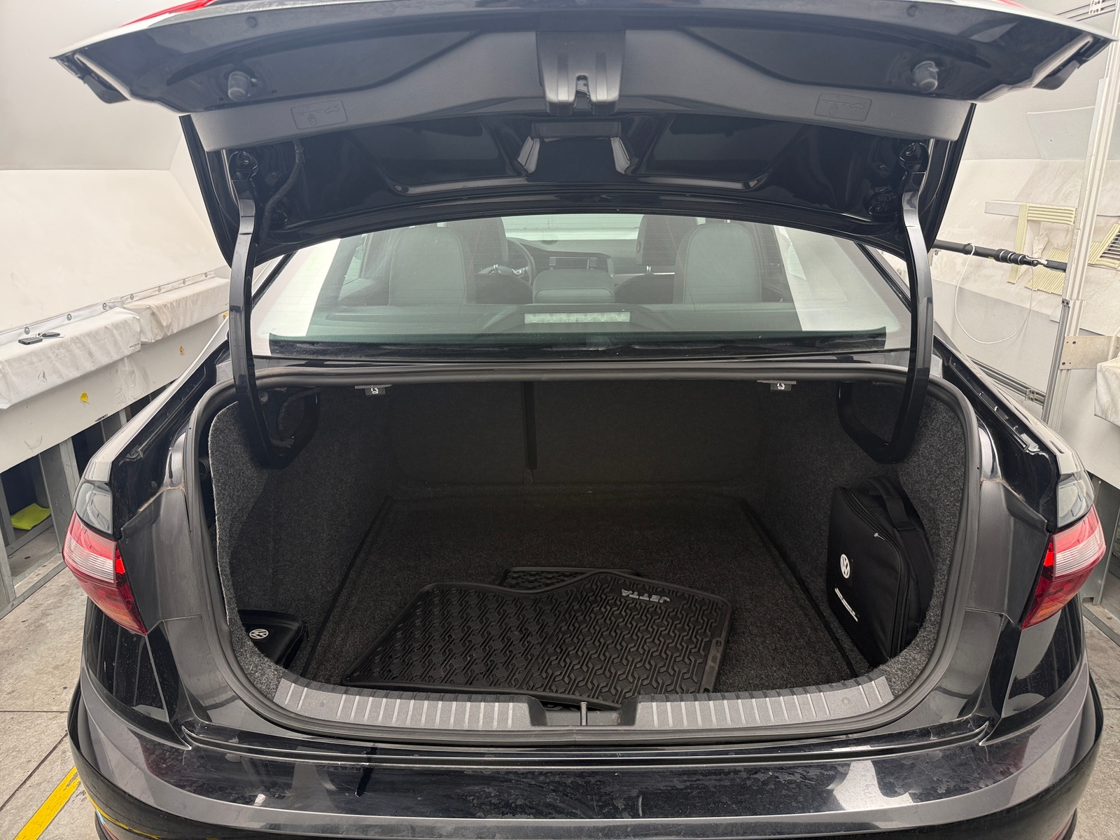 Thumbnail: 2019 Volkswagen Jetta - 7