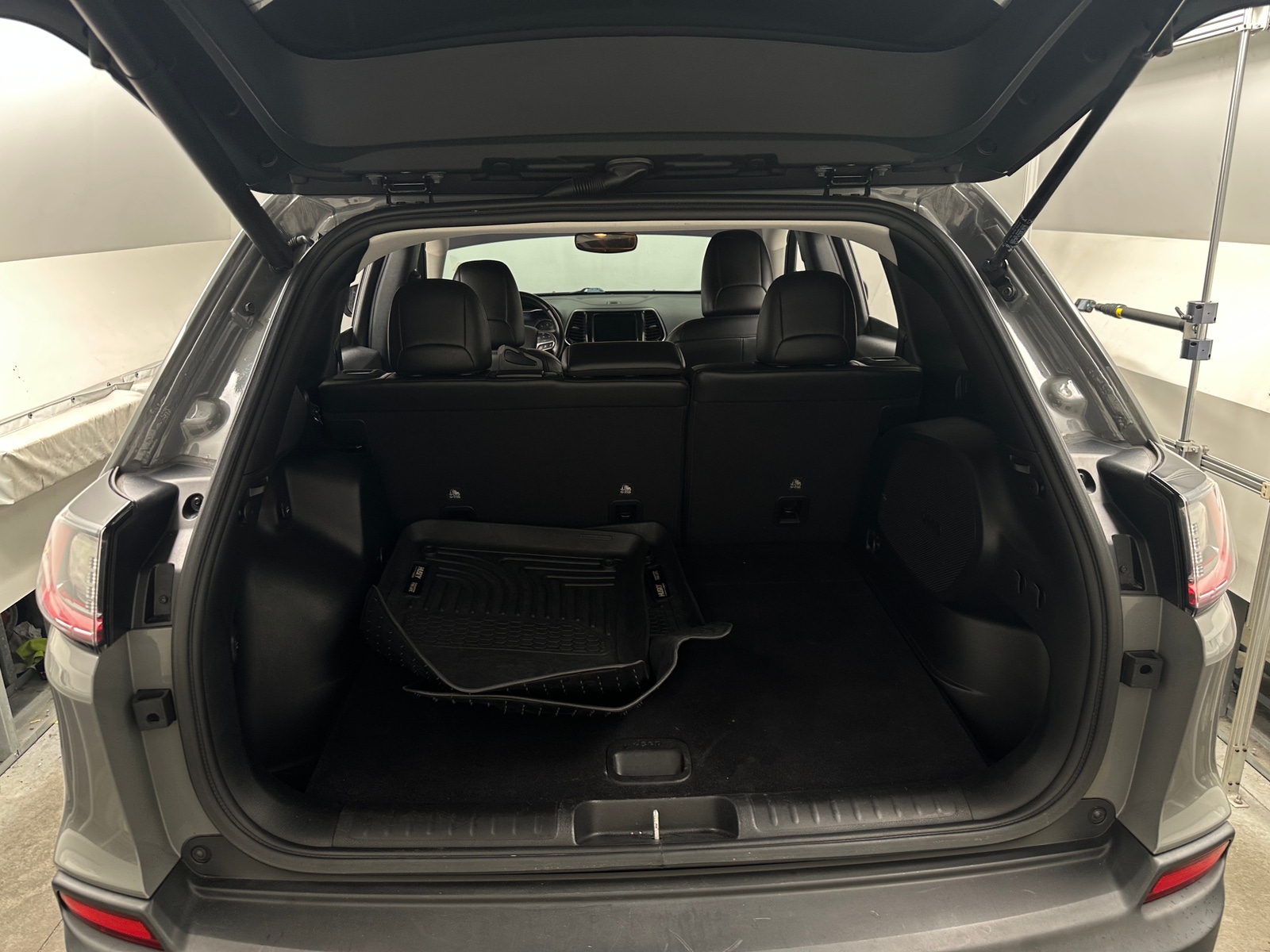 Thumbnail: 2021 Jeep Cherokee - 6