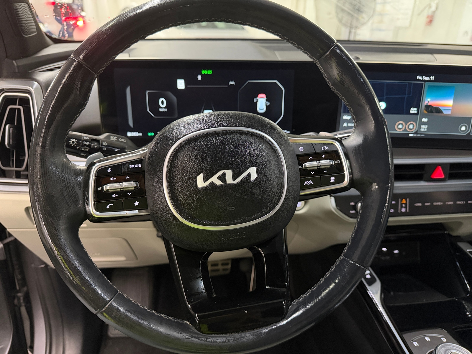 Thumbnail: 2025 Kia Sorento - 4
