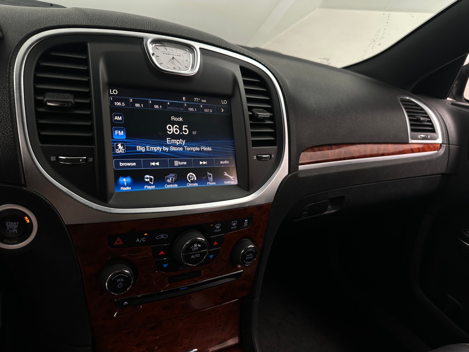 Thumbnail: 2014 Chrysler 300 - 3