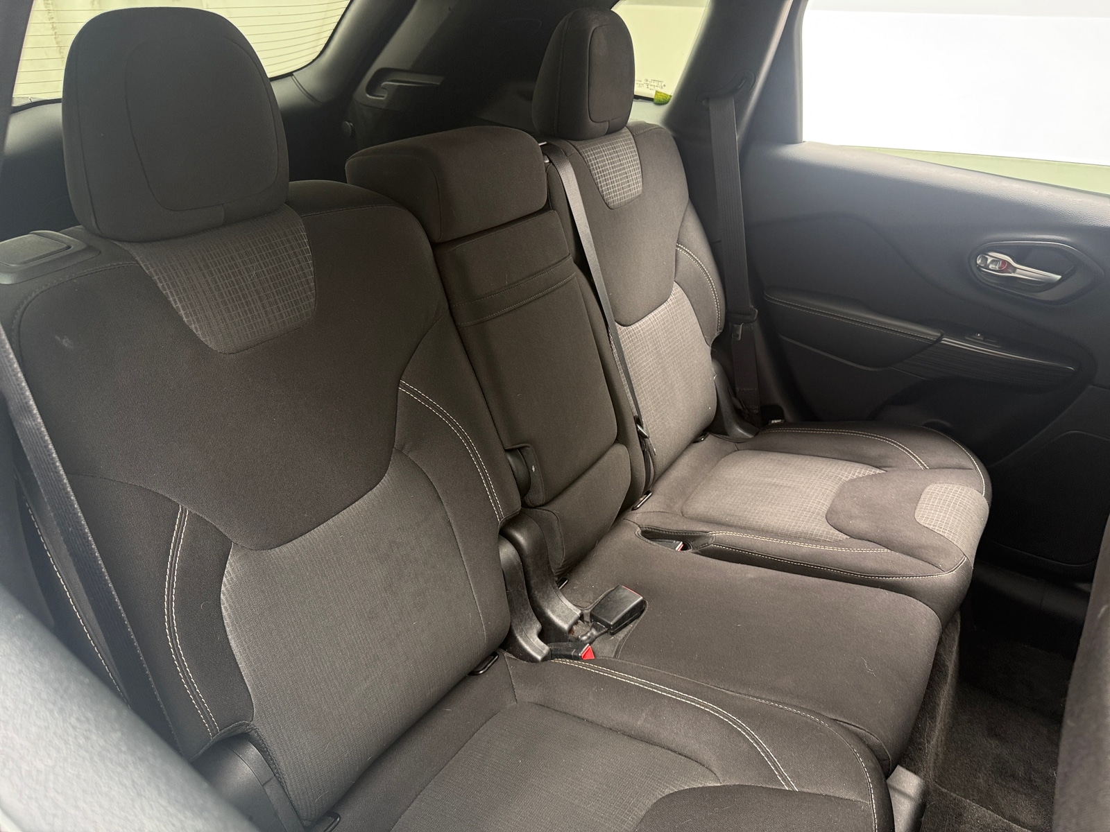 Thumbnail: 2015 Jeep Cherokee - 6