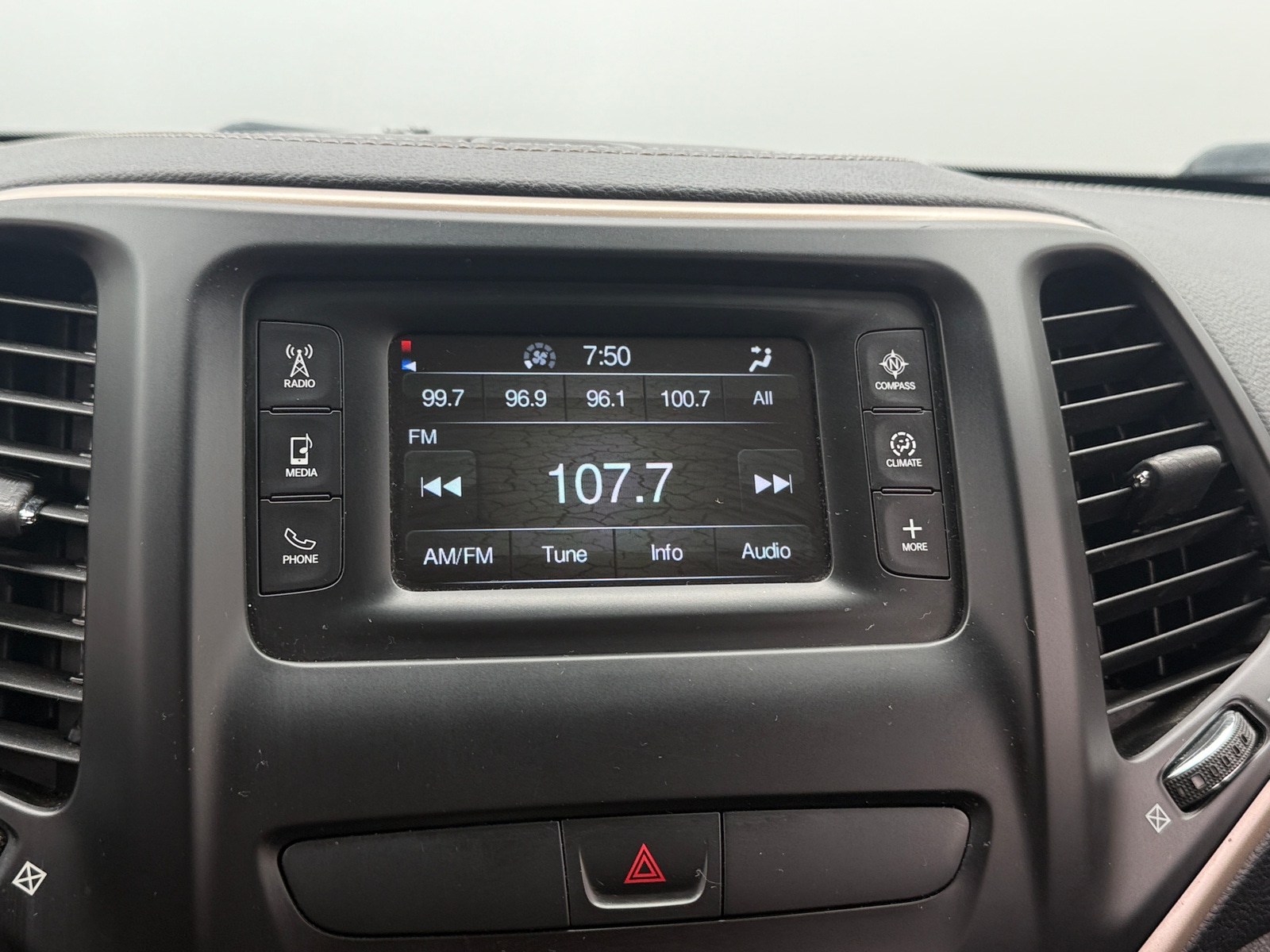 Thumbnail: 2015 Jeep Cherokee - 4