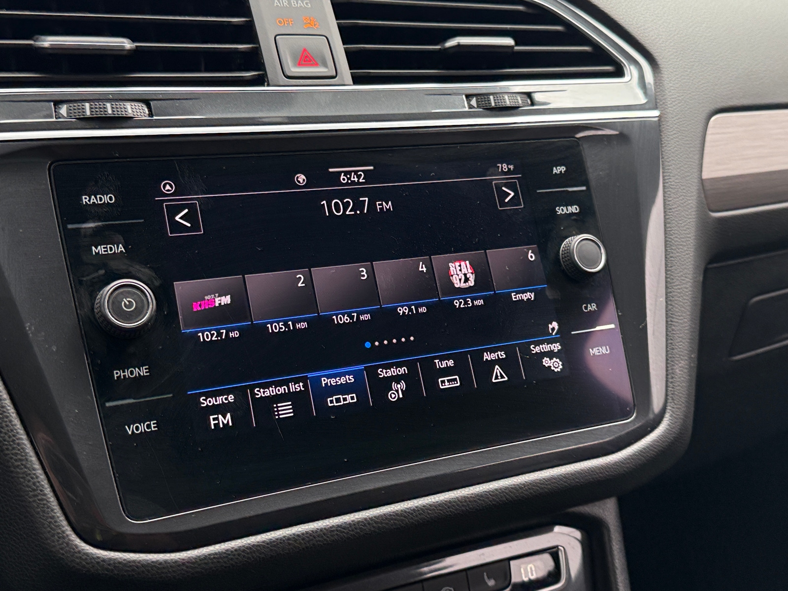 Thumbnail: 2021 Volkswagen Tiguan - 3