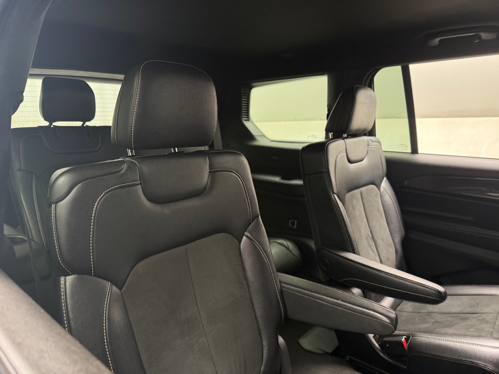 Thumbnail: 2022 Jeep Grand Cherokee L - 5