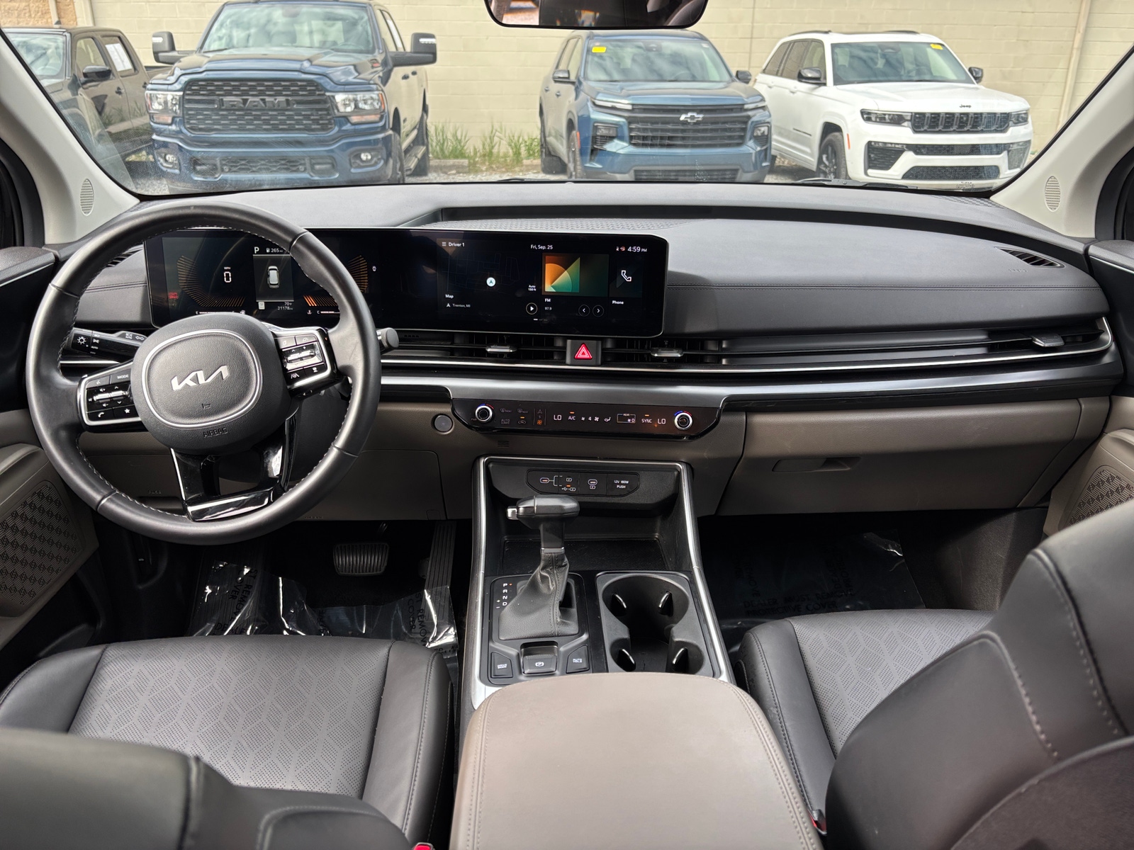 Thumbnail: 2026 Kia Carnival - 3