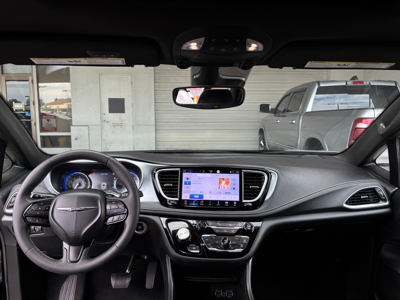 Thumbnail: 2025 Chrysler Pacifica - 2