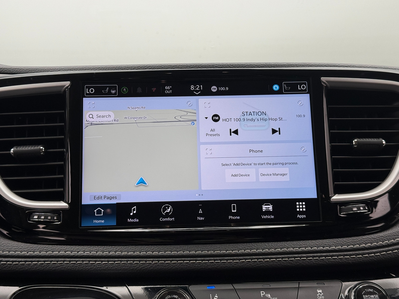 Thumbnail: 2024 Chrysler Pacifica - 3