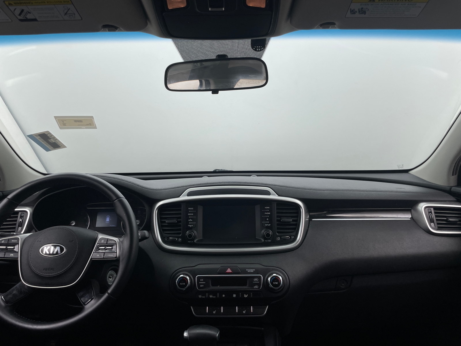 Thumbnail: 2020 Kia Sorento - 3