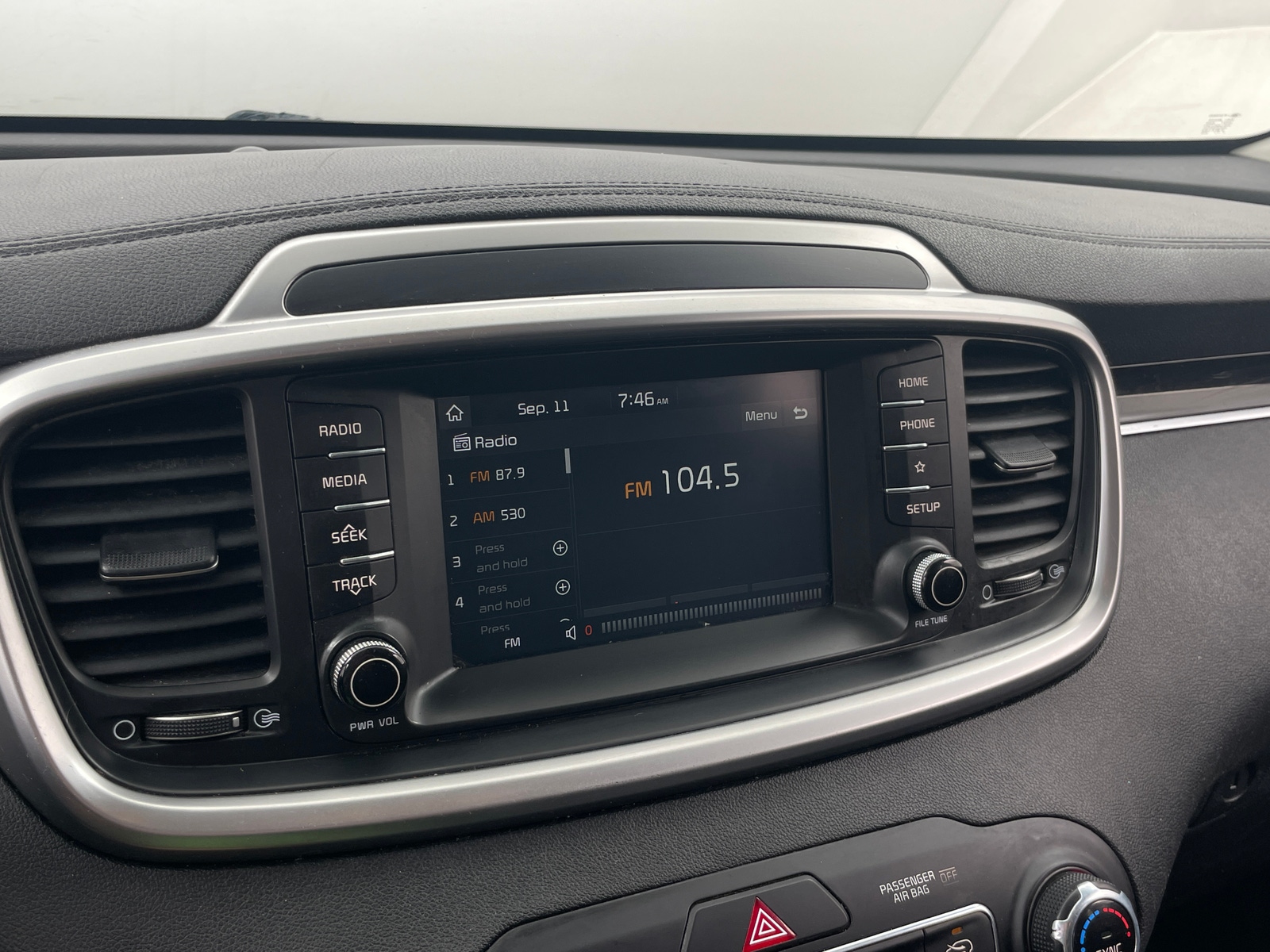 Thumbnail: 2020 Kia Sorento - 4