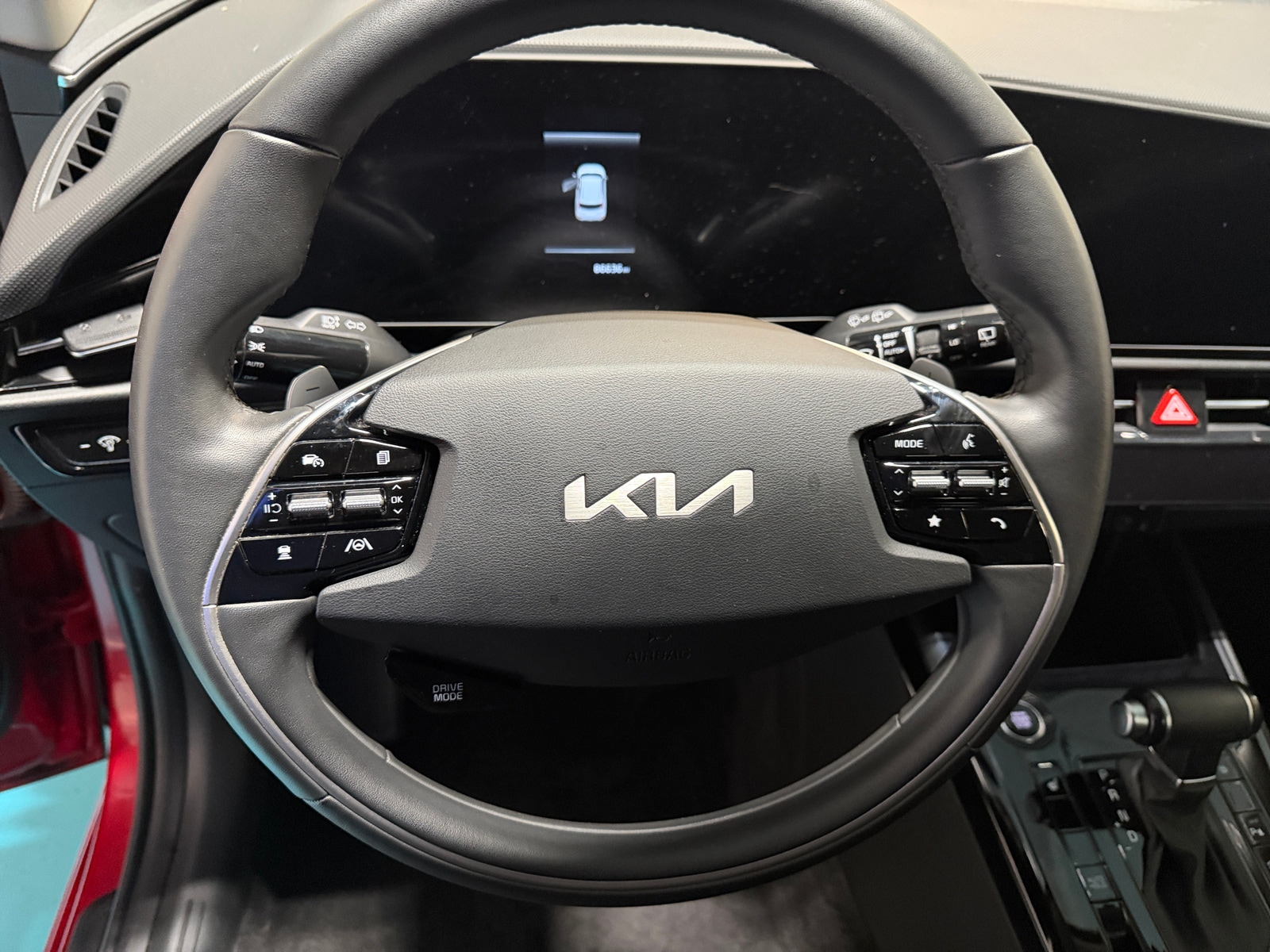 Thumbnail: 2023 Kia Niro - 4