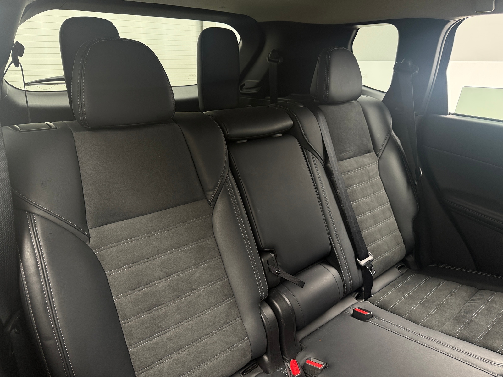 Thumbnail: 2025 Mitsubishi Outlander - 5
