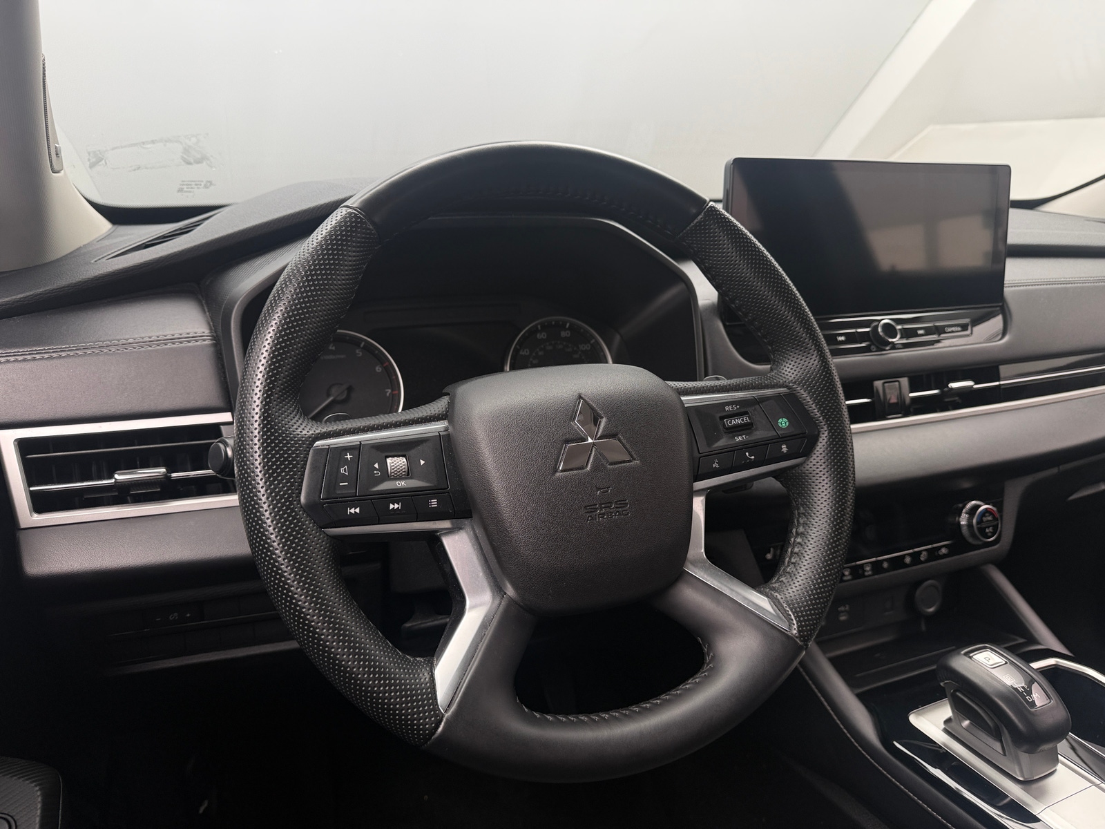 Thumbnail: 2025 Mitsubishi Outlander - 4
