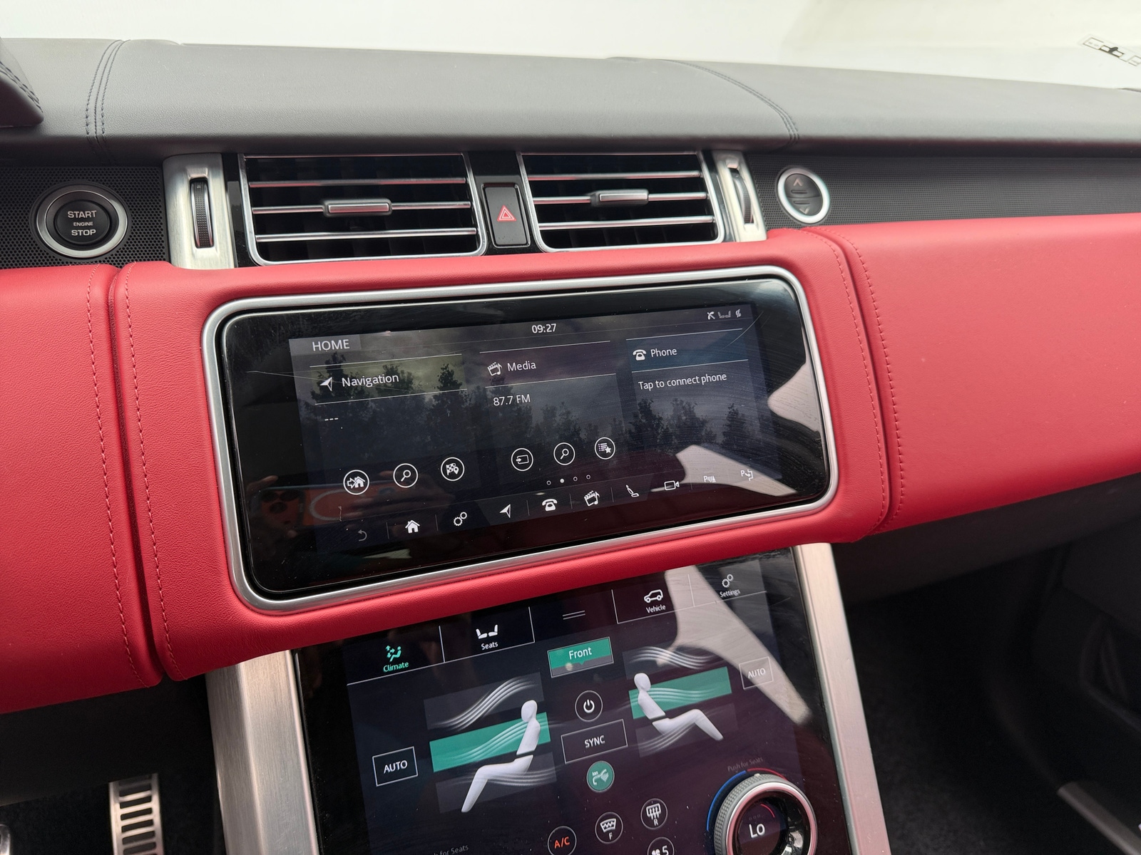 Thumbnail: 2019 Land Rover Range Rover - 3
