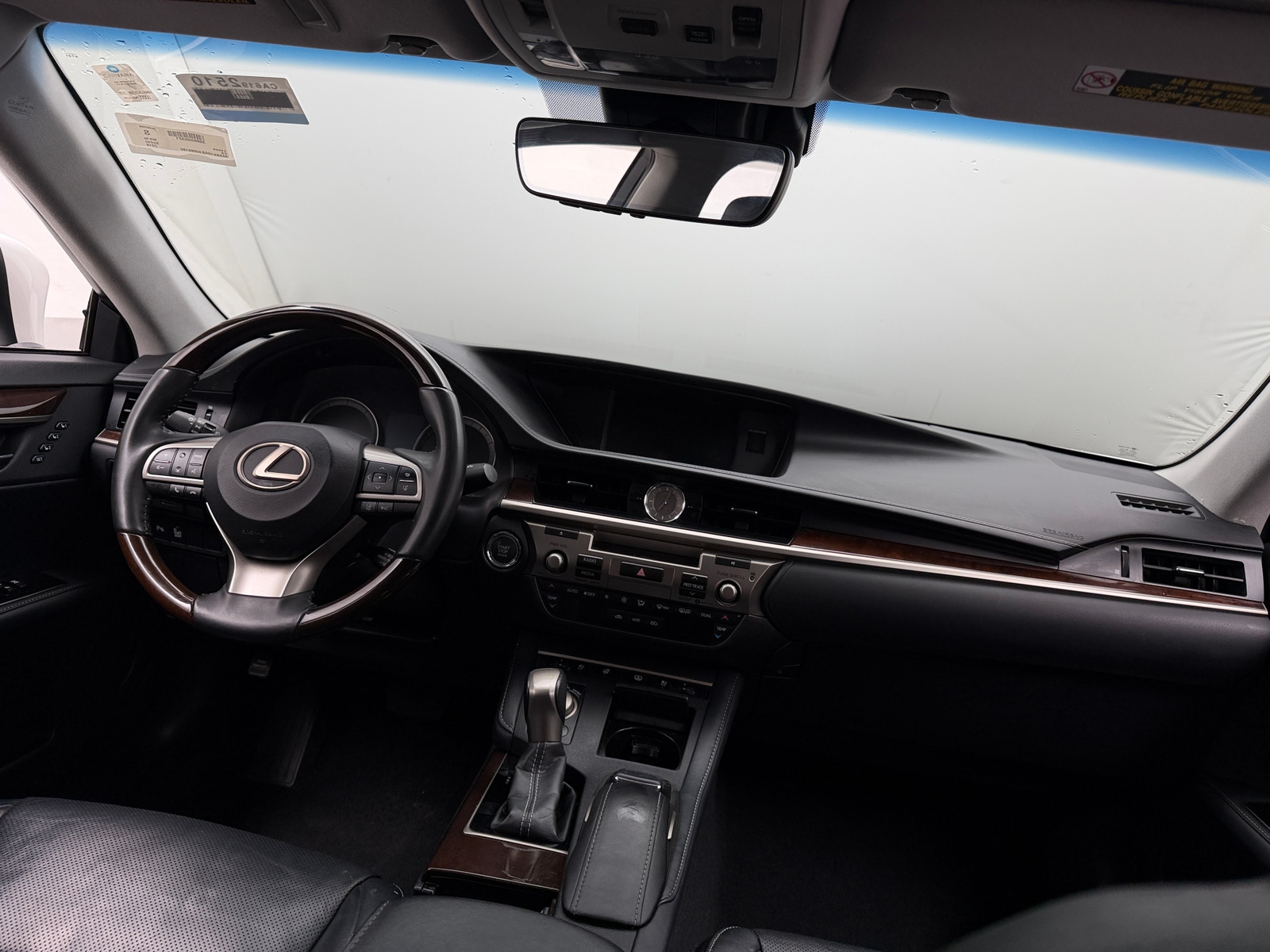 Thumbnail: 2018 Lexus ES - 2
