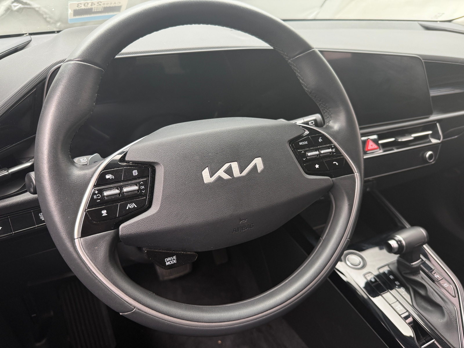 Thumbnail: 2023 Kia Niro - 4