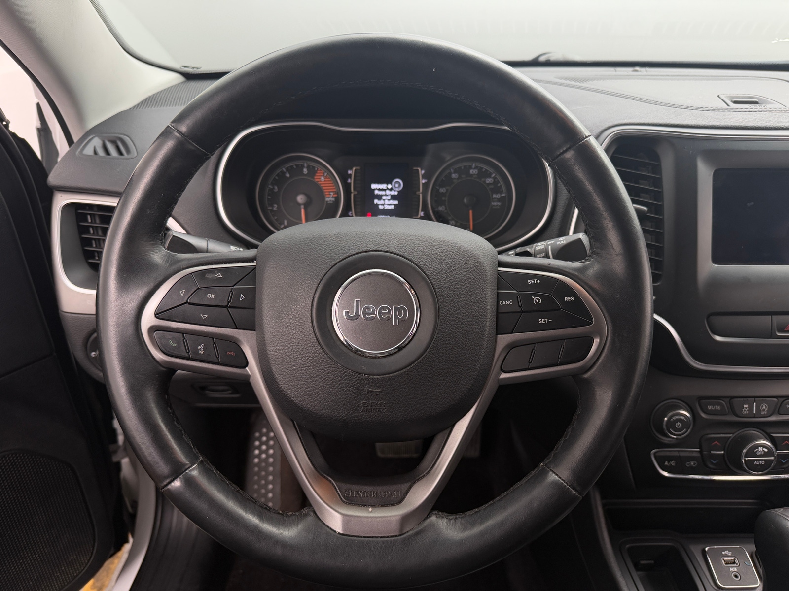 Thumbnail: 2019 Jeep Cherokee - 5