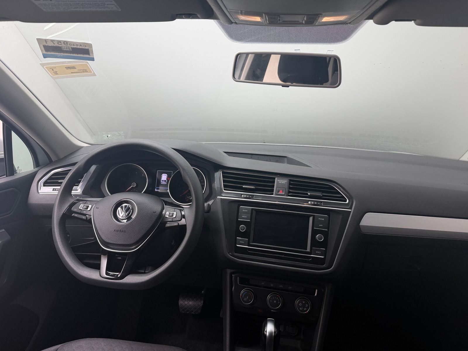 Thumbnail: 2021 Volkswagen Tiguan - 3