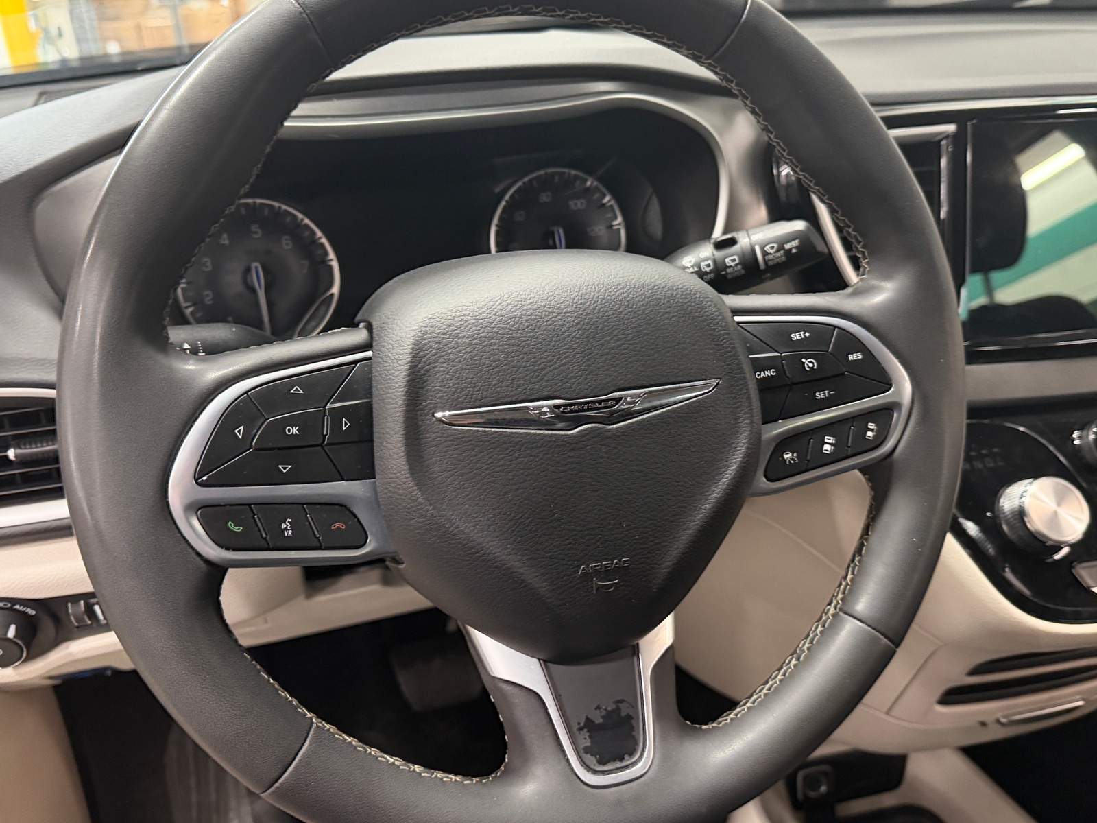 Thumbnail: 2024 Chrysler Pacifica - 4