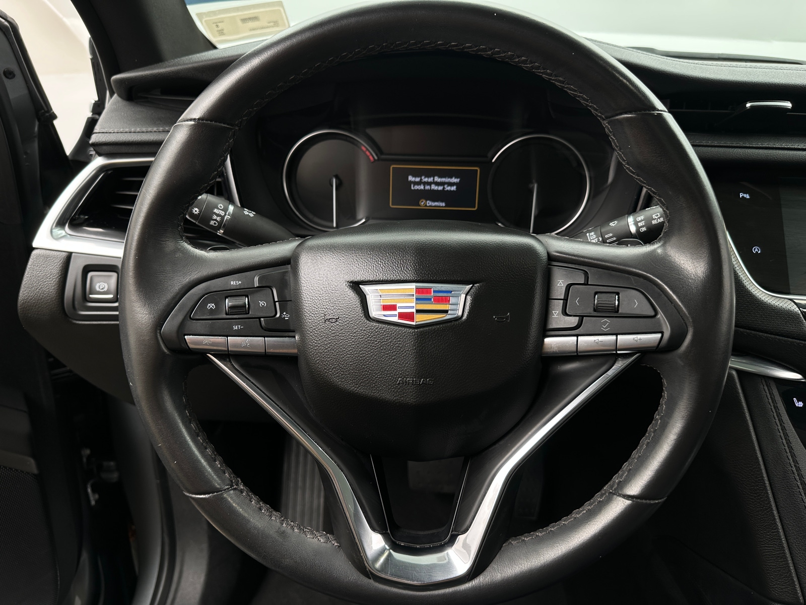 Thumbnail: 2024 Cadillac XT6 - 4