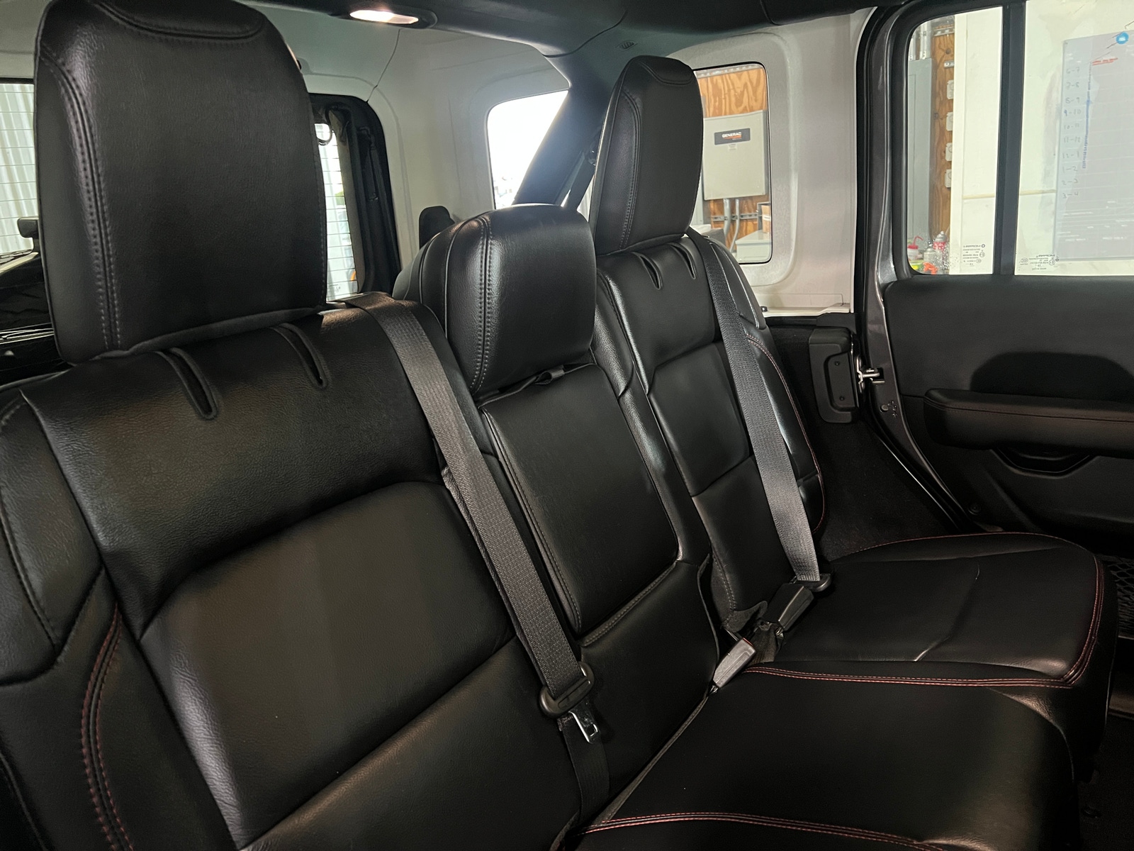 Thumbnail: 2019 Jeep Wrangler - 5