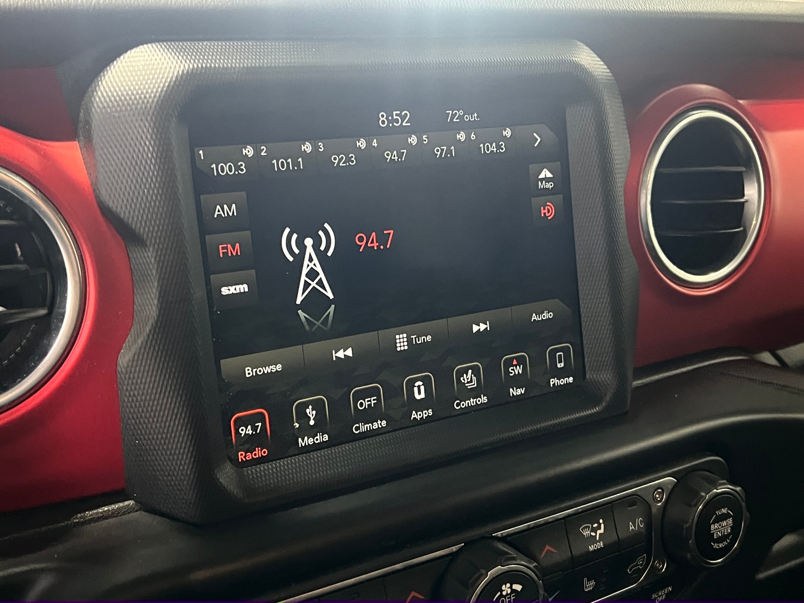 Thumbnail: 2019 Jeep Wrangler - 3
