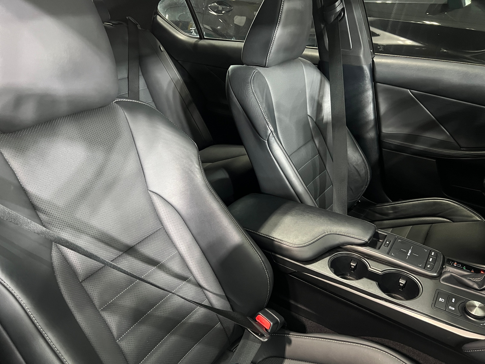 Thumbnail: 2021 Lexus IS - 2