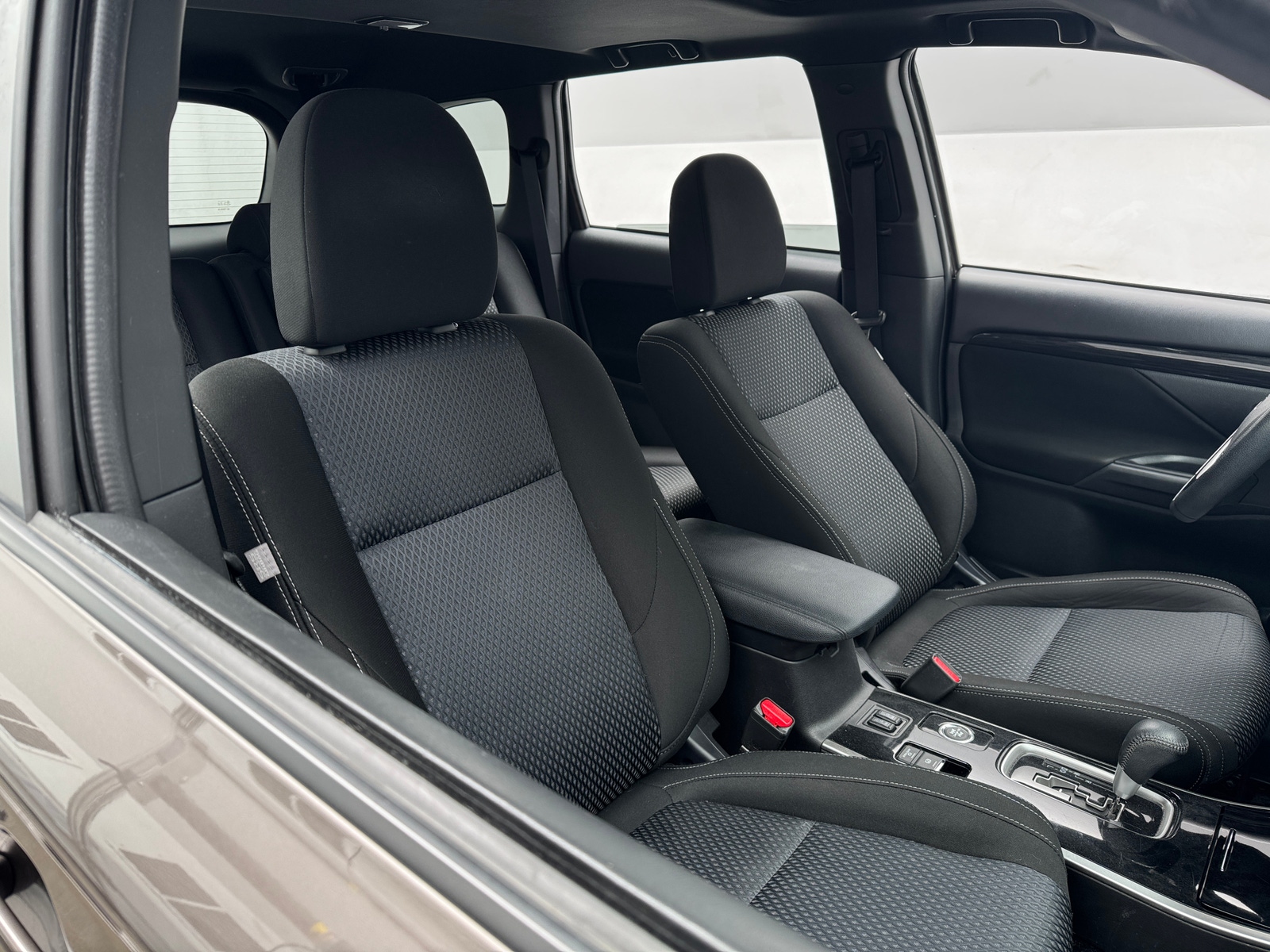 Thumbnail: 2018 Mitsubishi Outlander - 2