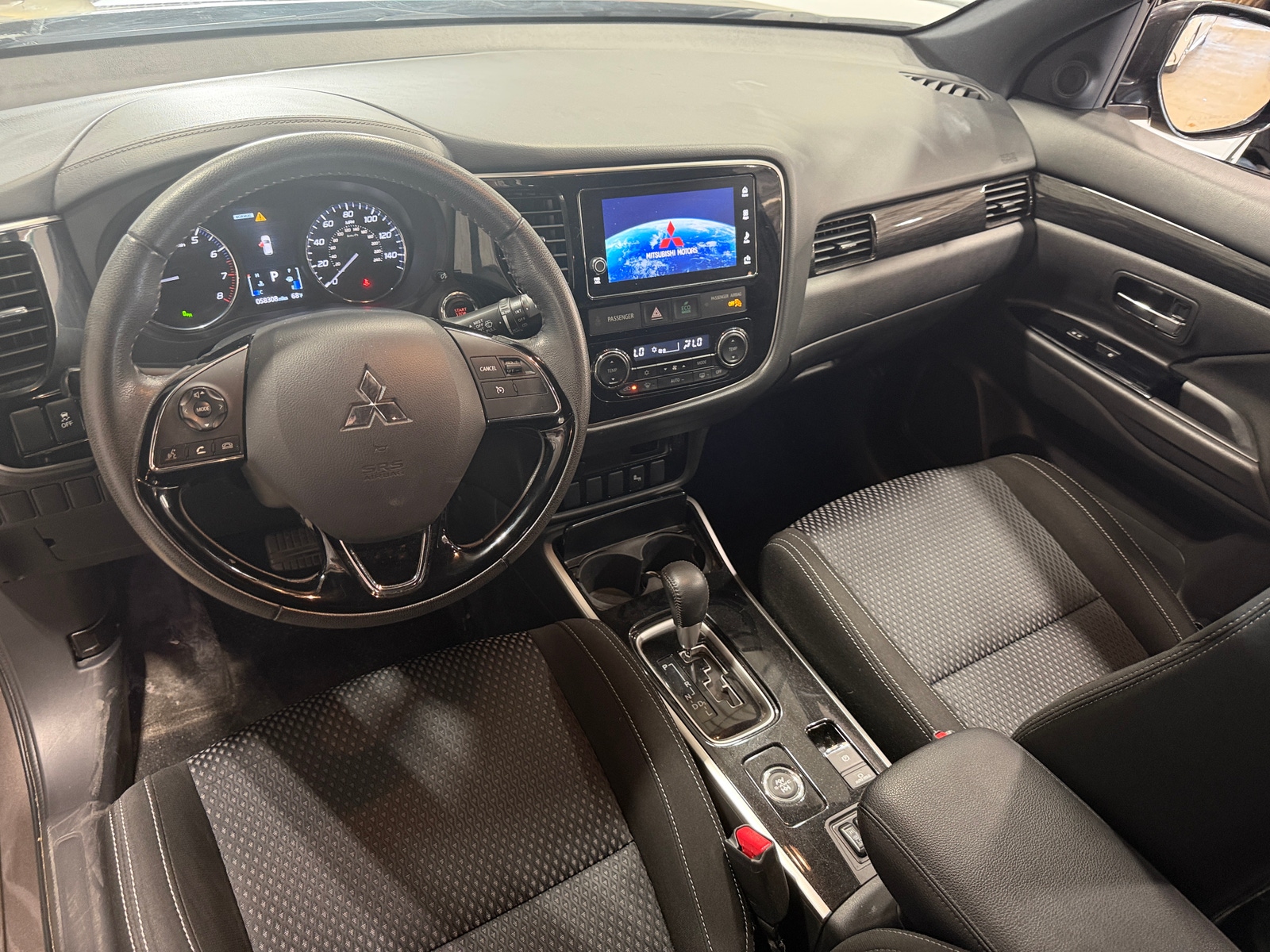 Thumbnail: 2018 Mitsubishi Outlander - 3