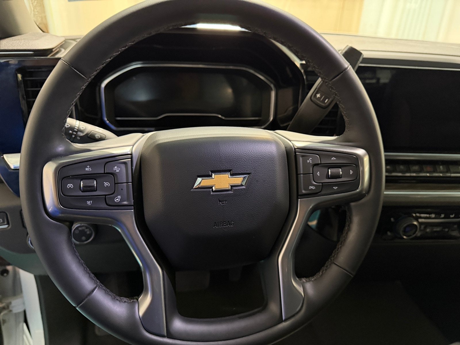 Thumbnail: 2023 Chevrolet Silverado 1500 - 5
