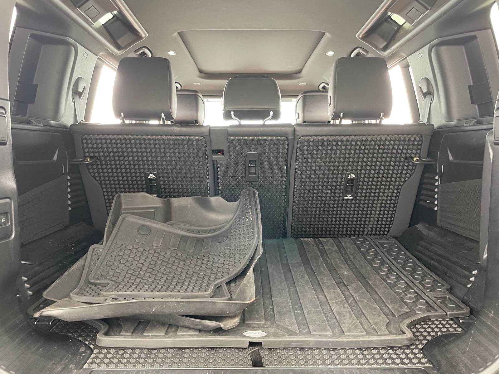 Thumbnail: 2024 Land Rover Defender - 6