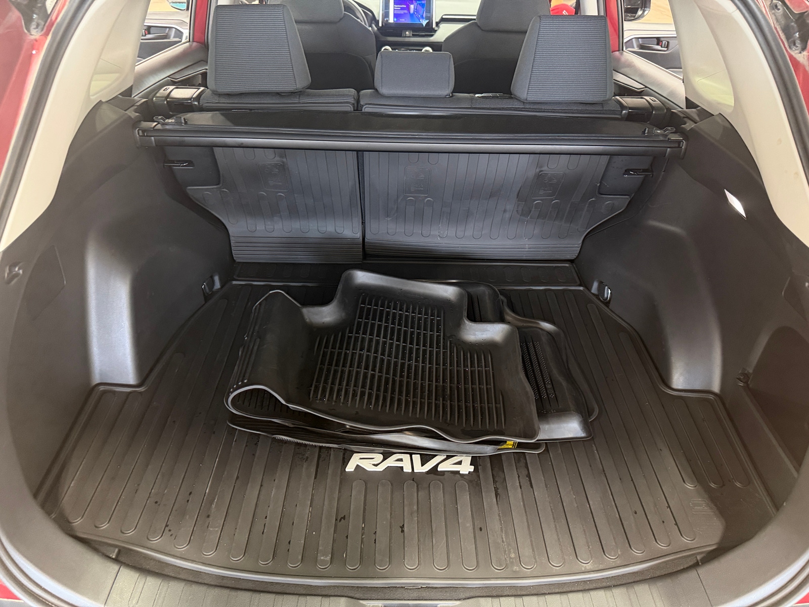 Thumbnail: 2023 Toyota RAV4 - 7
