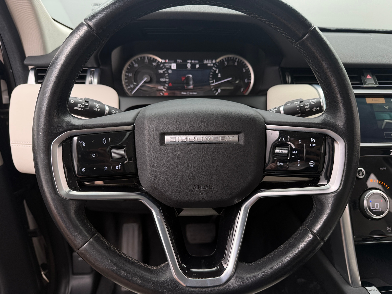 Thumbnail: 2023 Land Rover Discovery Sport - 4