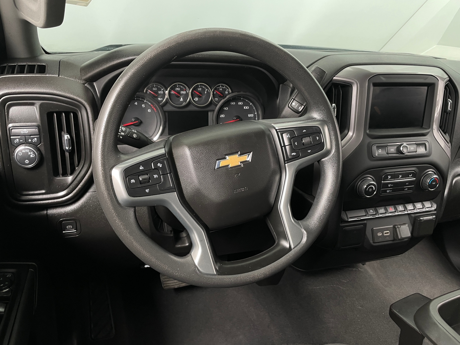 Thumbnail: 2022 Chevrolet Silverado 1500 - 5