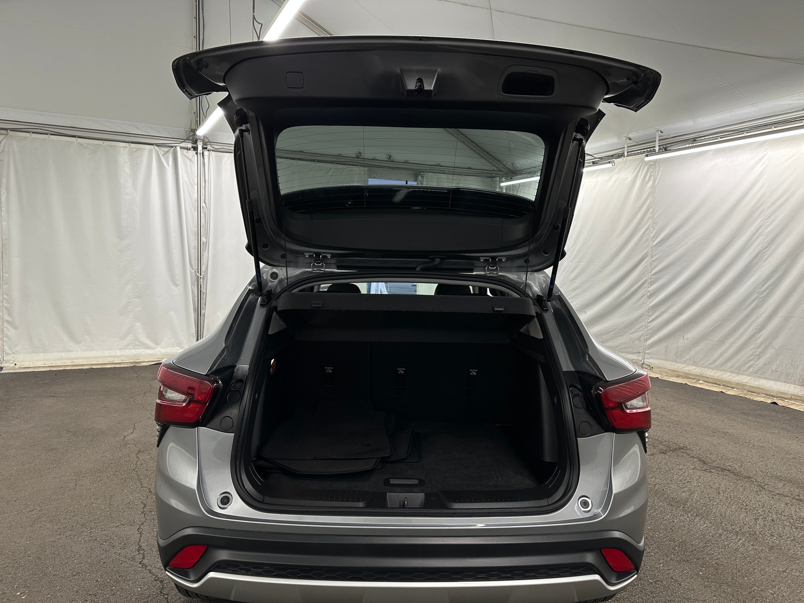 Thumbnail: 2025 Chevrolet Trax - 6