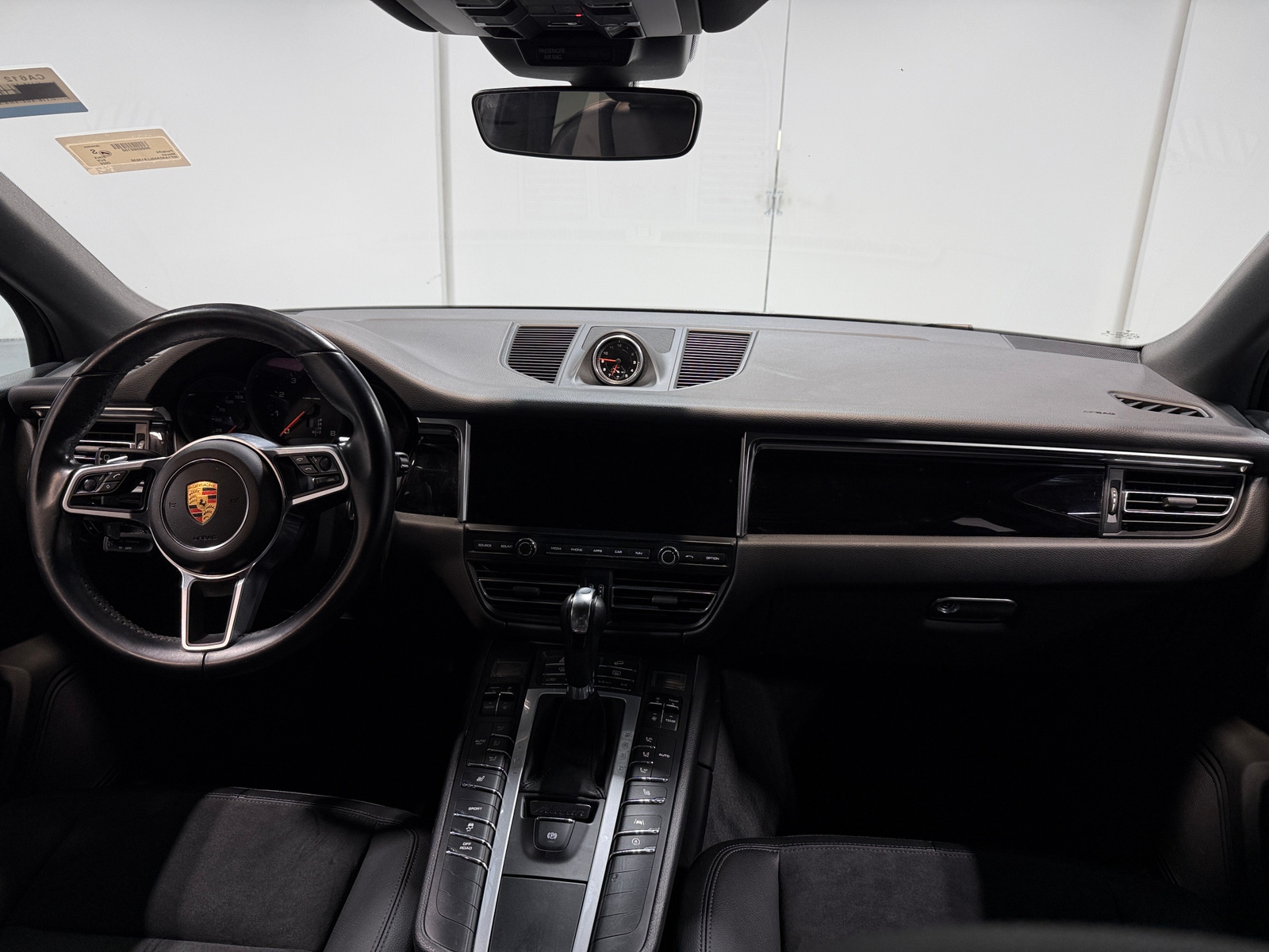 Thumbnail: 2020 Porsche Macan - 3