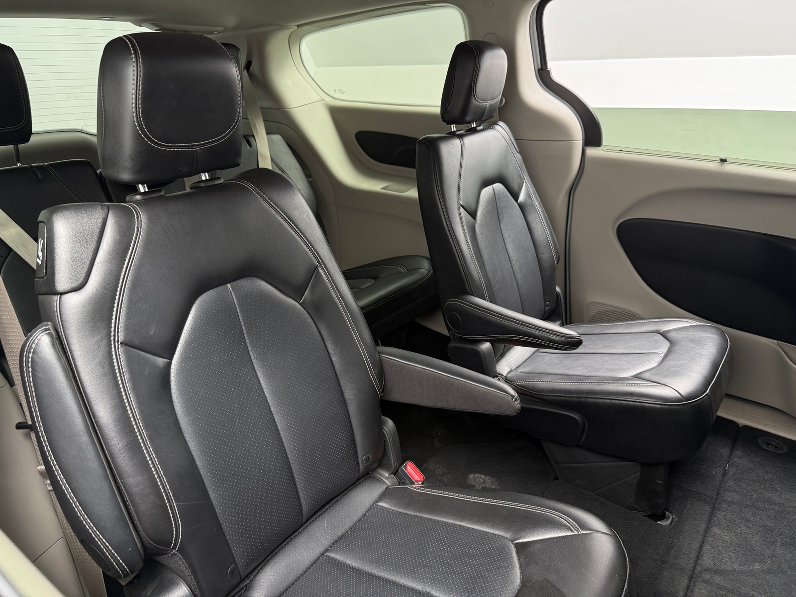 Thumbnail: 2024 Chrysler Pacifica - 5