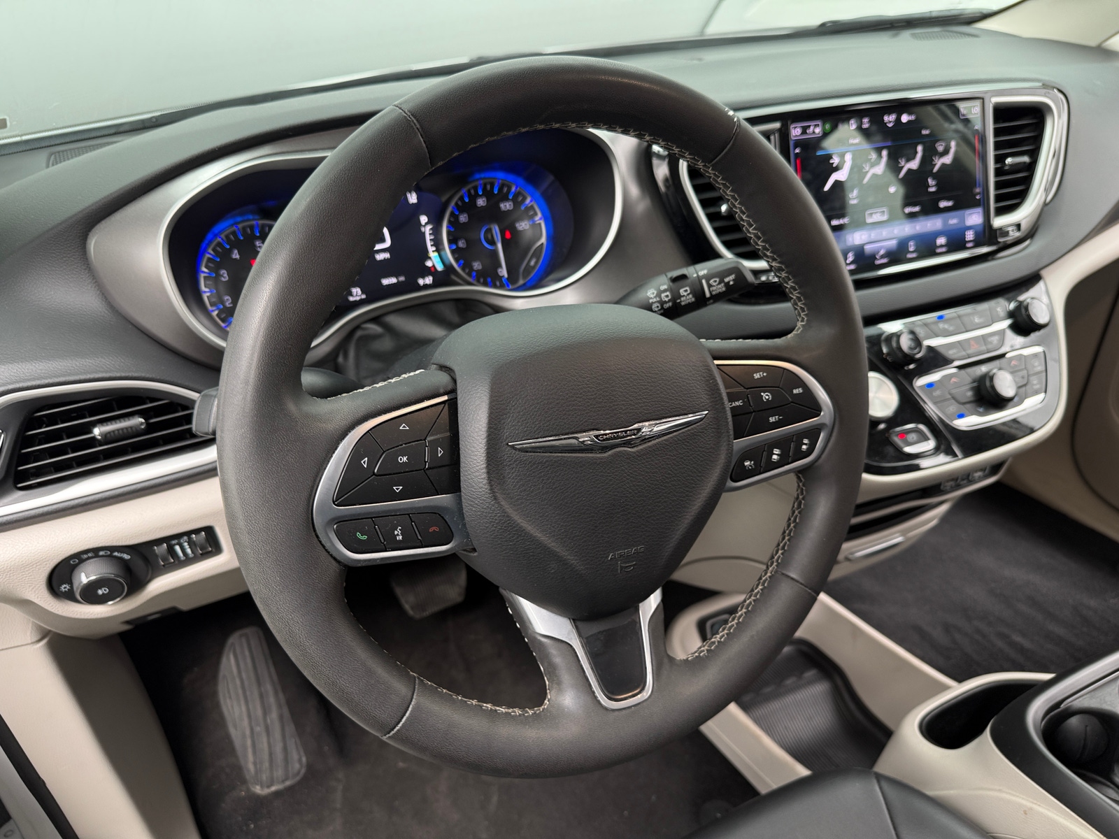 Thumbnail: 2024 Chrysler Pacifica - 4