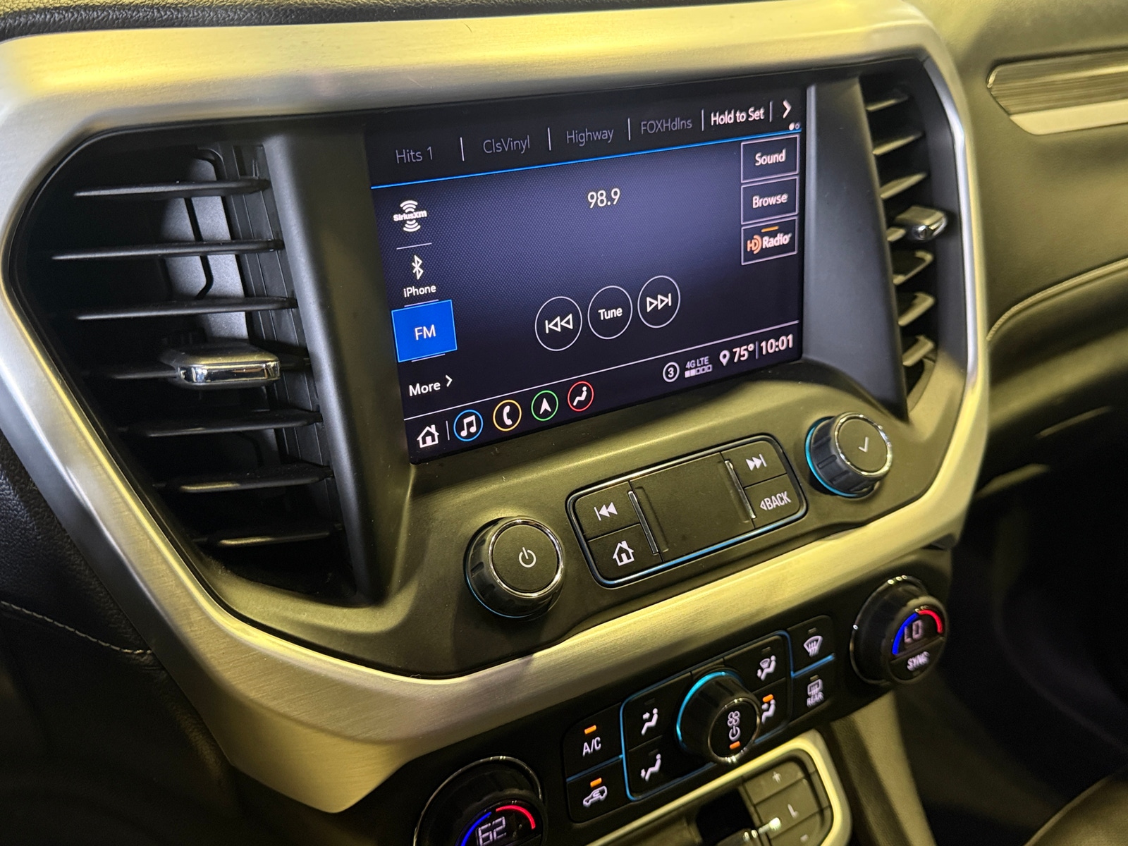 Thumbnail: 2020 GMC Acadia - 3