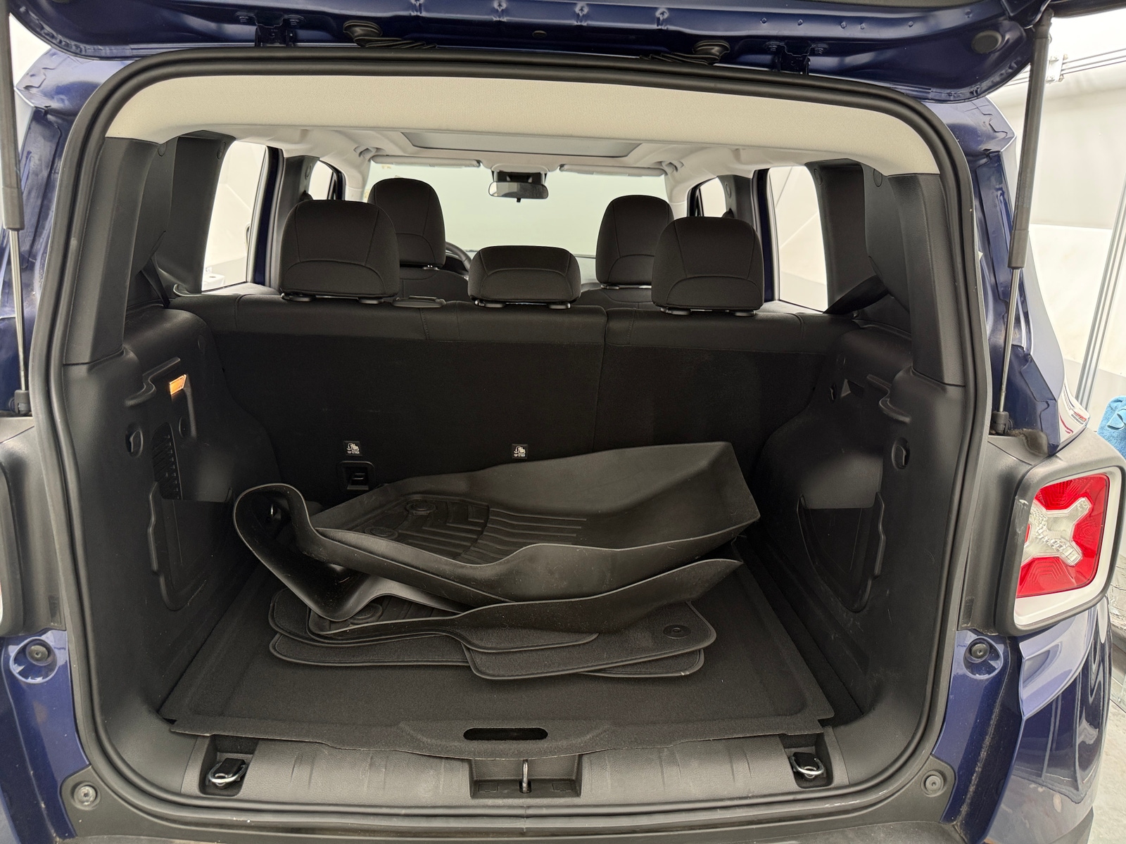 Thumbnail: 2021 Jeep Renegade - 7