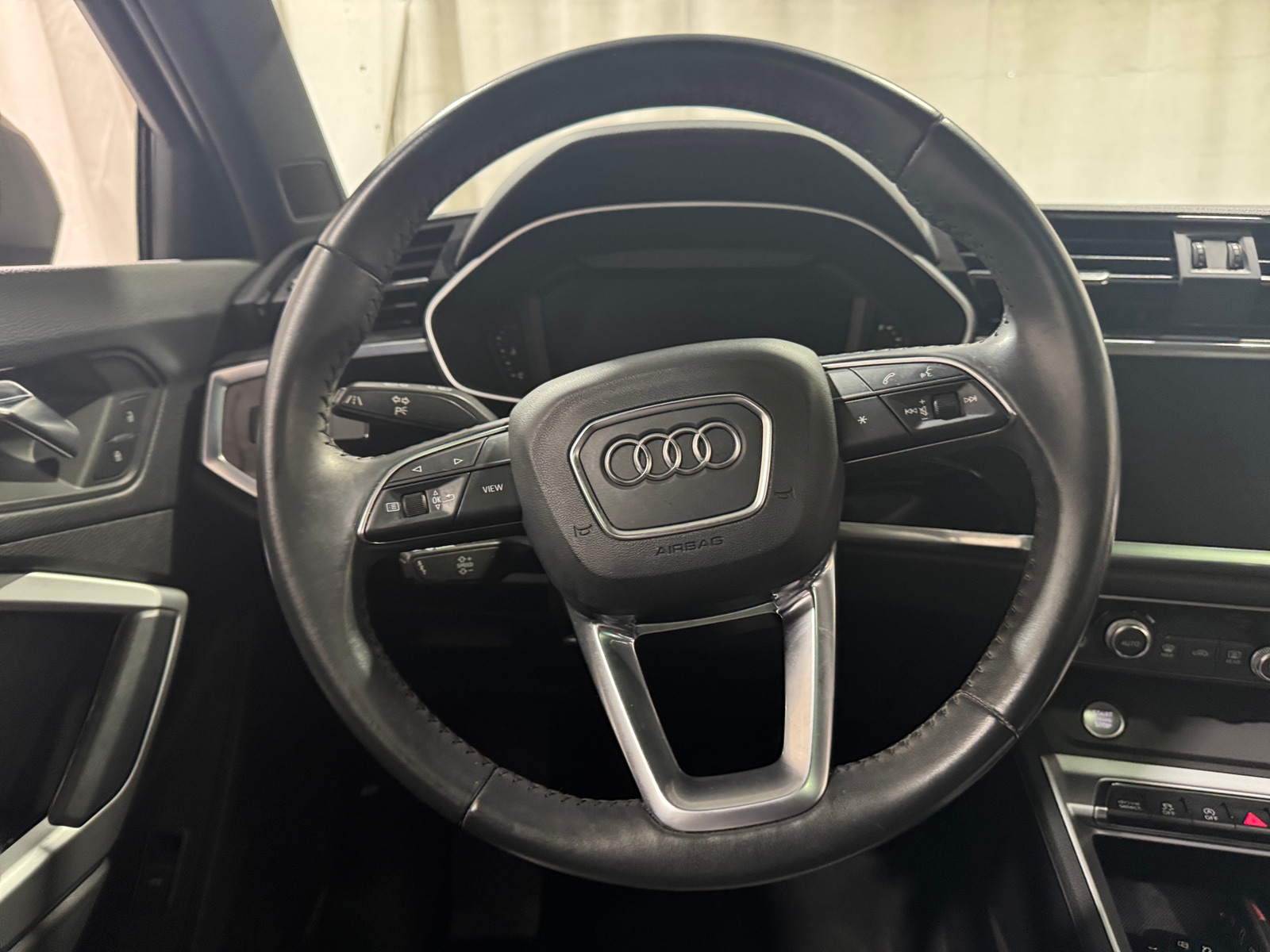 Thumbnail: 2020 Audi Q3 - 4