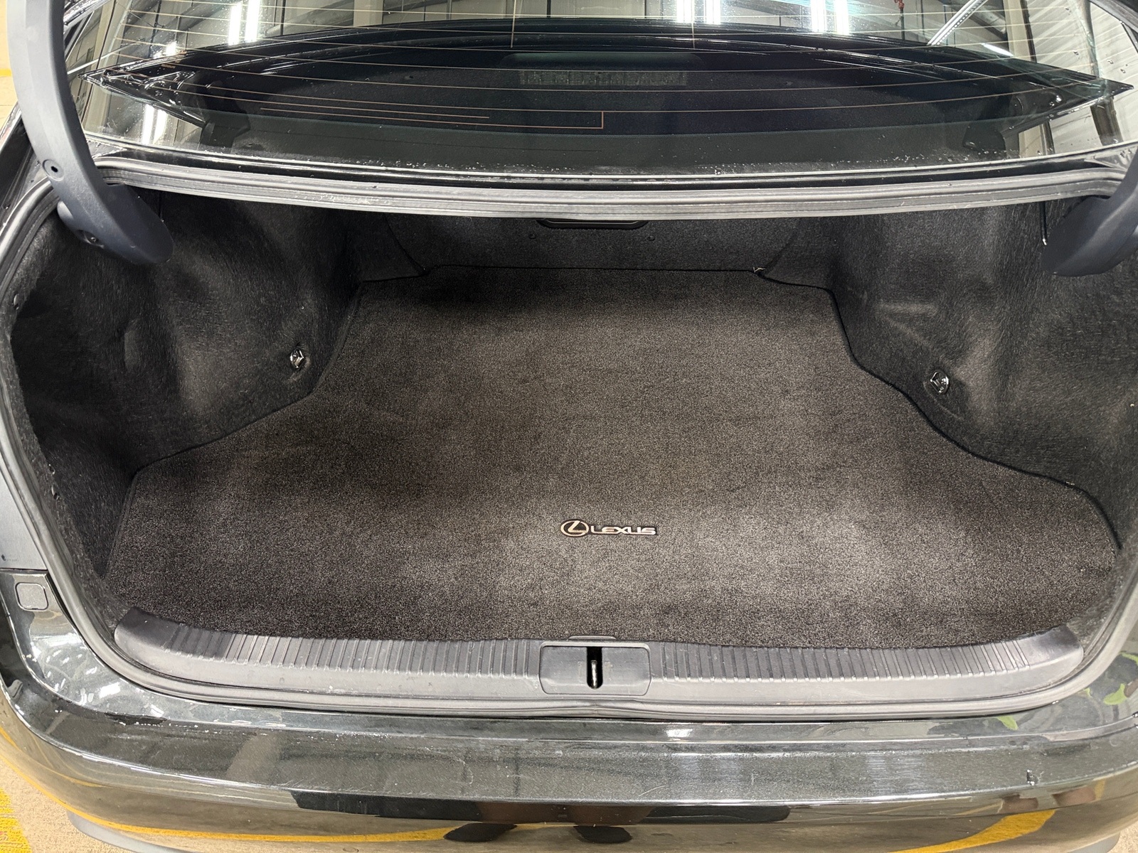 Thumbnail: 2016 Lexus ES - 6