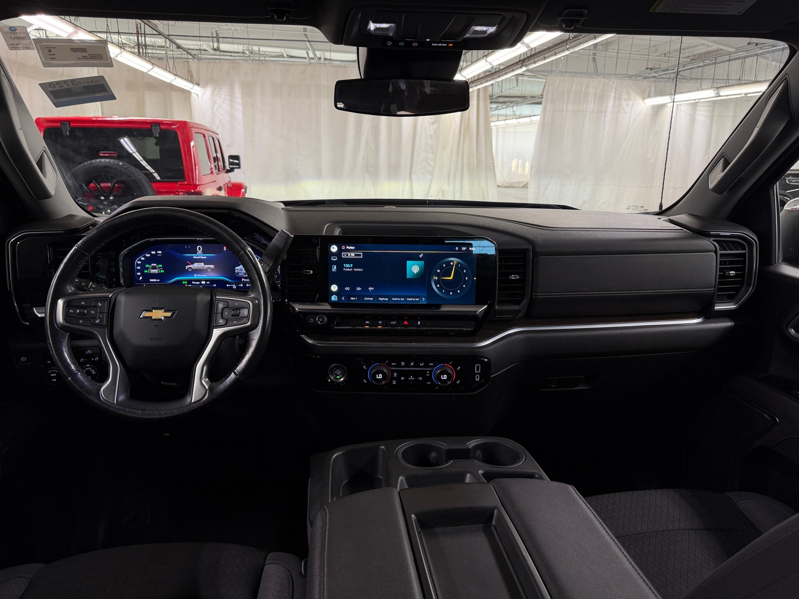 Thumbnail: 2022 Chevrolet Silverado 1500 - 3