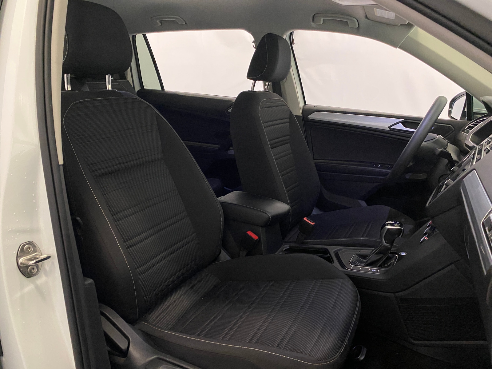 Thumbnail: 2023 Volkswagen Tiguan - 2